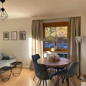 Gemuetliche Mit Gartenblick Innsbruck